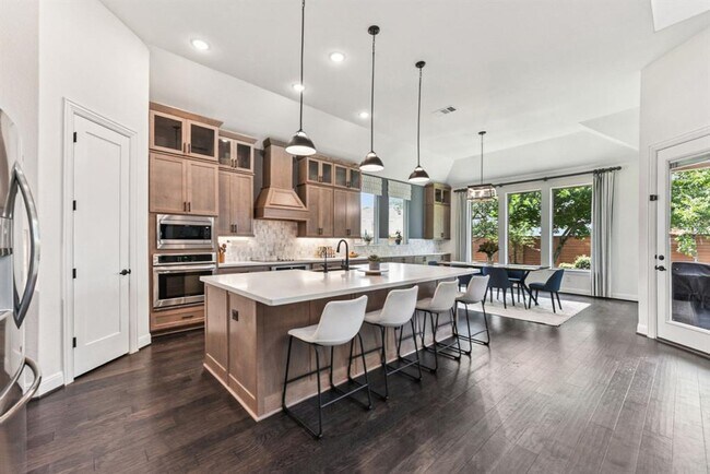 Building Photo - 1104 Scenic Oaks Dr