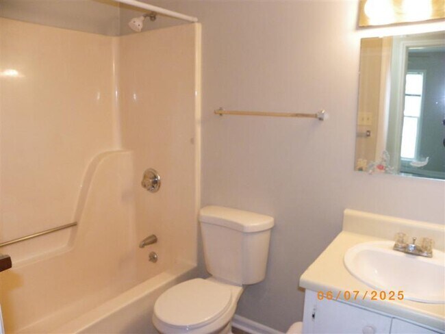 Building Photo - 929 N Willowick Dr