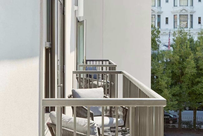 Building Photo - 1016 Canal St