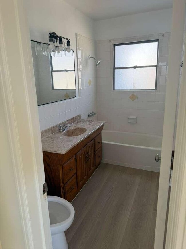 Building Photo - 5621 Mildred St