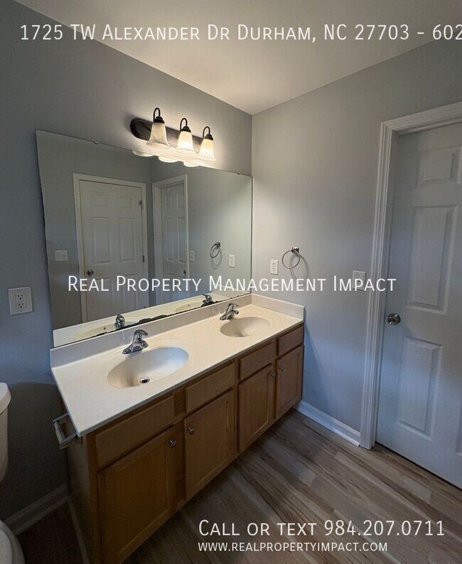 Building Photo - 1725 TW Alexander Dr