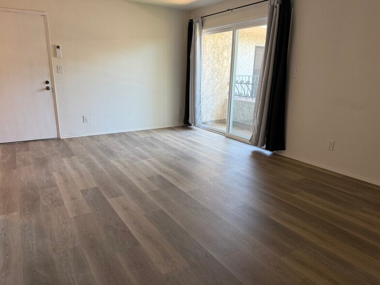 Living/home office area - 11550 Nebraska Ave