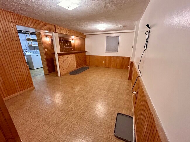 Building Photo - 2S717 Winchester Cir N