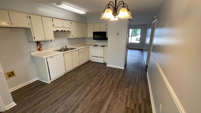Building Photo - Apartment For Rent