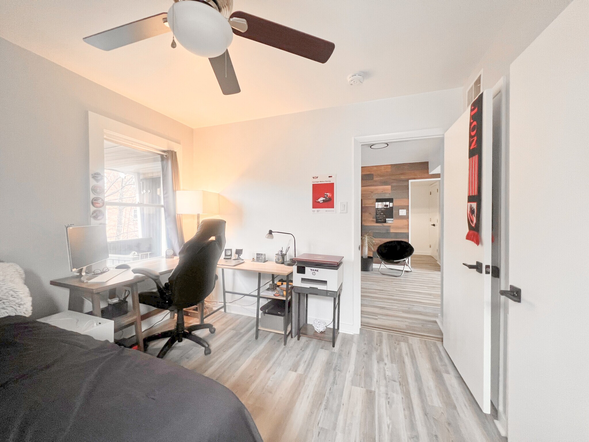 Building Photo - 5737 Hobart St