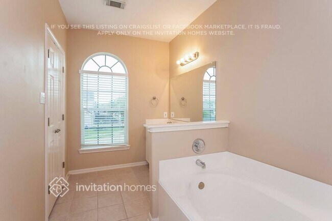 Building Photo - 12226 South Palm Lake Drive