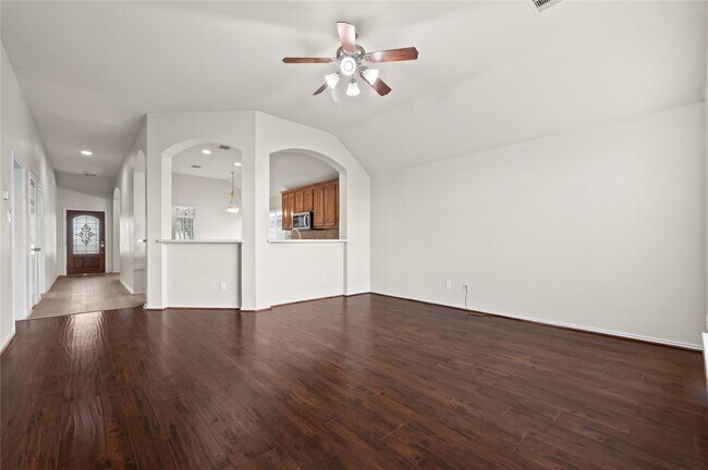Building Photo - 2822 Lakecrest Forest Dr