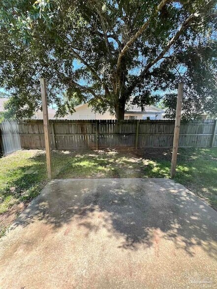 Building Photo - 5761 Charlene Dr