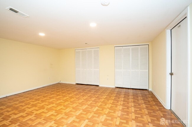 Building Photo - 42 Chicopee Dr