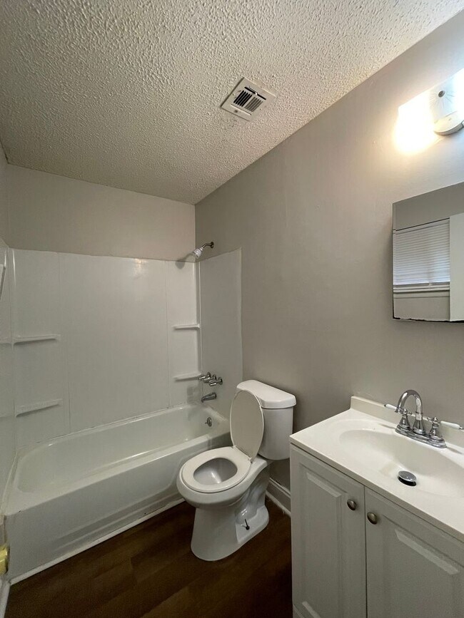 Building Photo - 412 Fieldbrook Dr