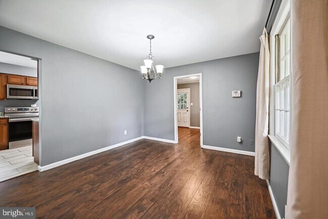 Building Photo - 204 Mowbray Rd
