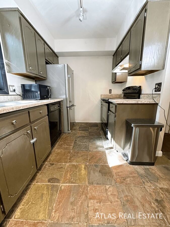 Building Photo - 1309 Browning Ave