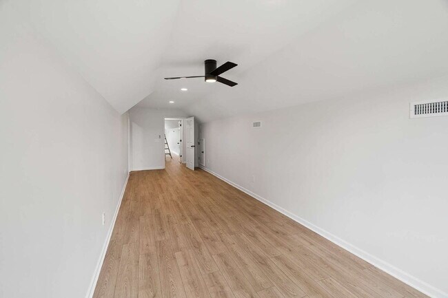 Building Photo - 112 Juniper Dr