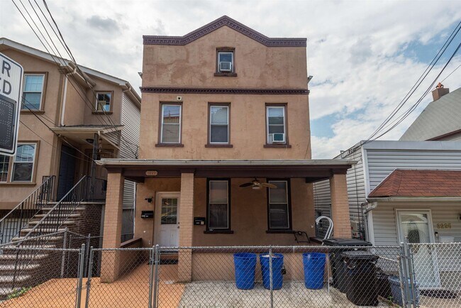 Building Photo - 3223 Liberty Ave