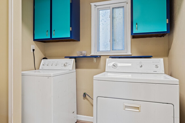 Building Photo - 6021 98th St NE