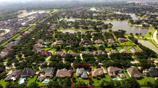 Building Photo - 903 Lake Grayson Dr