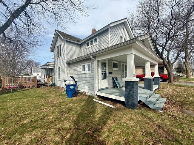 Building Photo - 1222 Prospect Ave