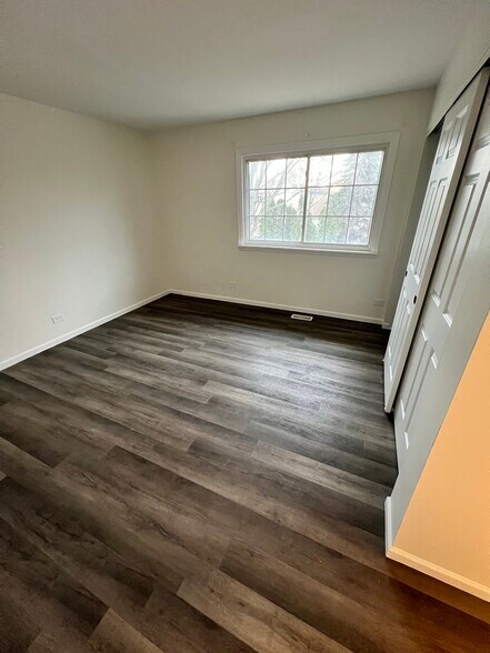 Building Photo - 666 Mariner Dr