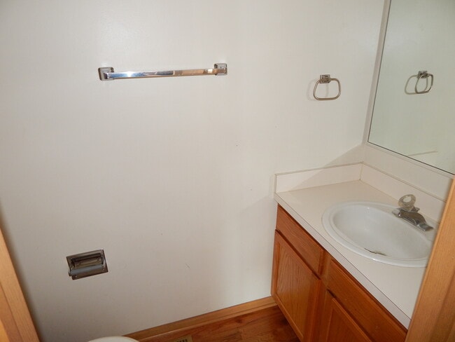 Building Photo - 2800 E Bridleway Ct