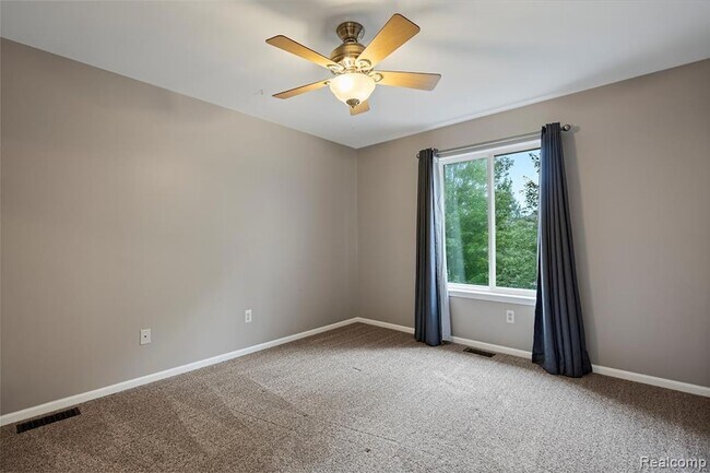 Building Photo - 50353 Livingston Dr