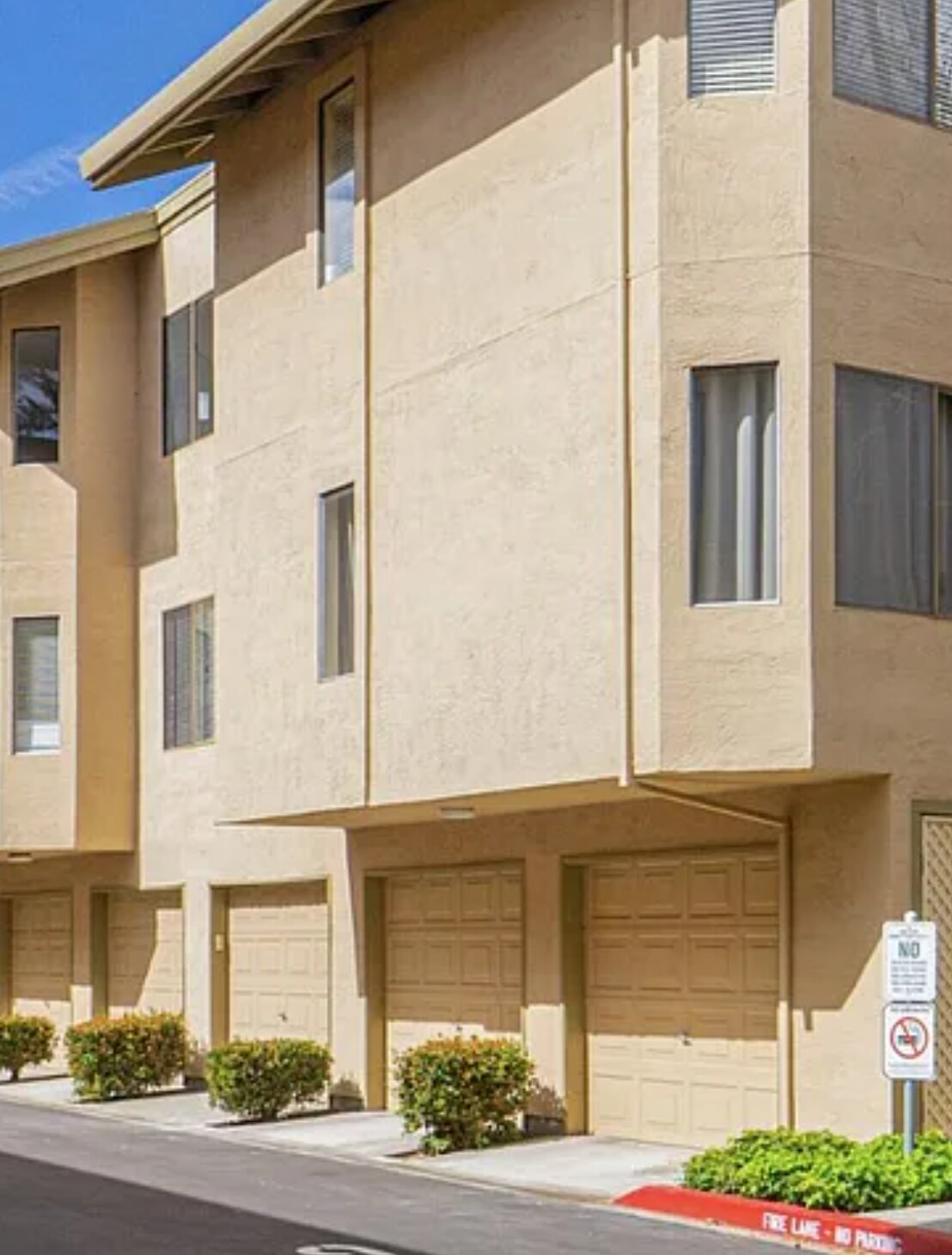 2 Single Car Garages - 1907 Magdalena Cir