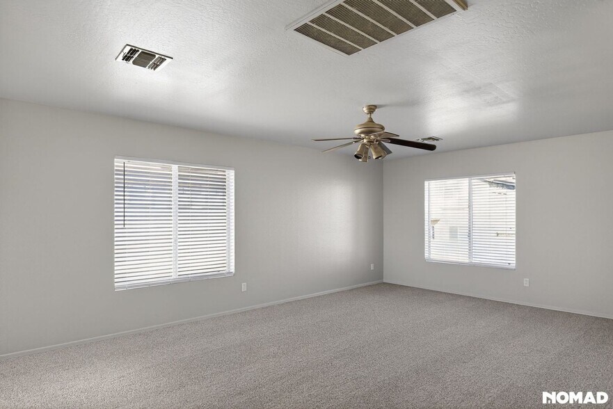 Building Photo - 22066 W Solano Dr