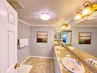 Building Photo - 606 S Loretta Dr