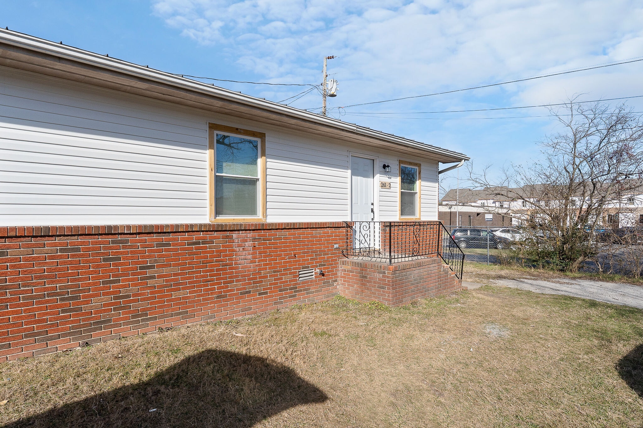 Building Photo - 413 W Stevens St