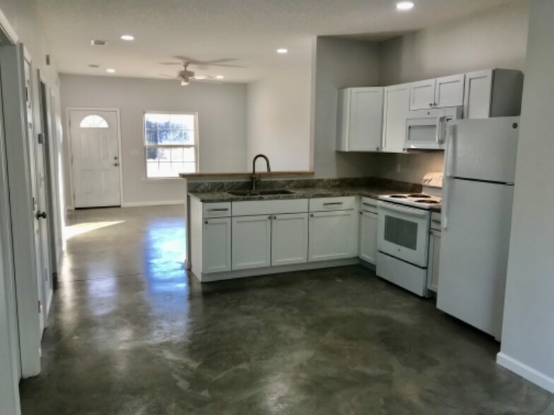 Building Photo - 3621 Tanner Ln