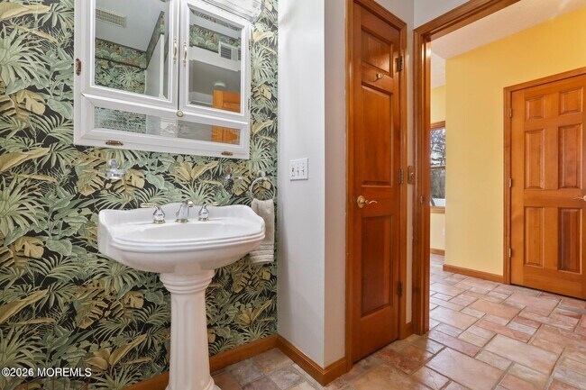 Building Photo - 1244 Whitesville Rd