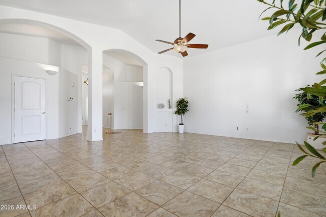 Building Photo - 4441 E Cottonwood Ln
