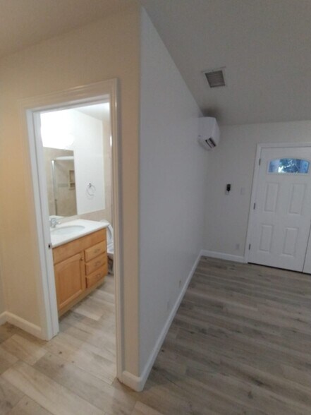 Building Photo - 5892 Wheelhouse Ln