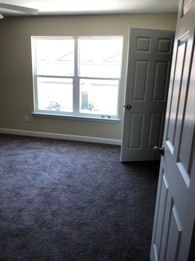 Building Photo - Beautiful Town-home with 3 bedroom, 2.5 bath located on Callaway Chase Lane.Close to TAFB