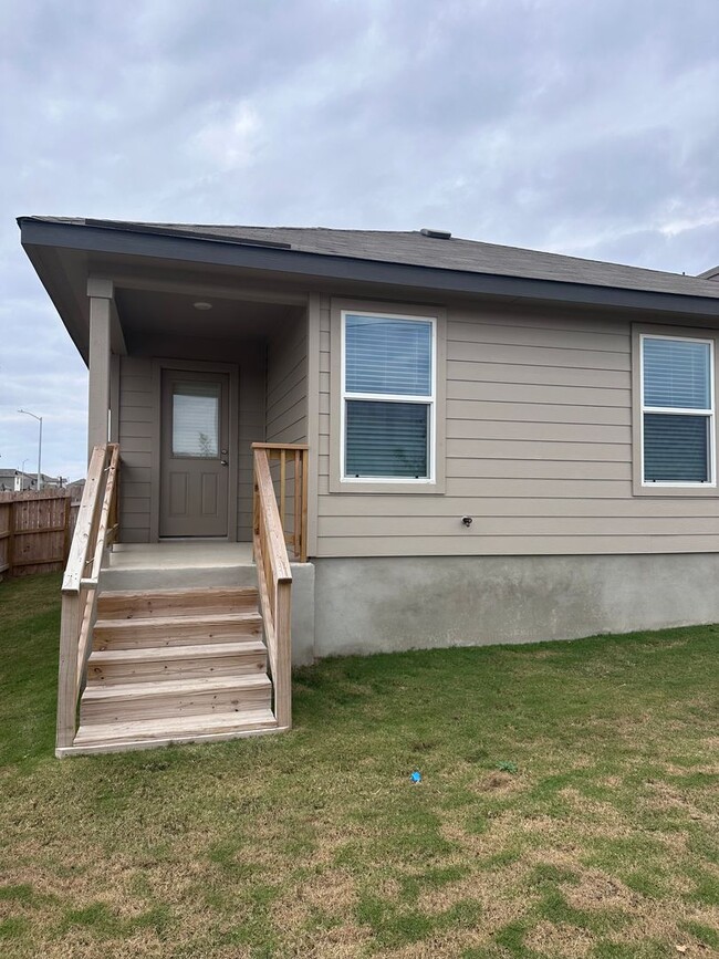 Building Photo - New home built in 2024 in Redbird Ranch 3/...