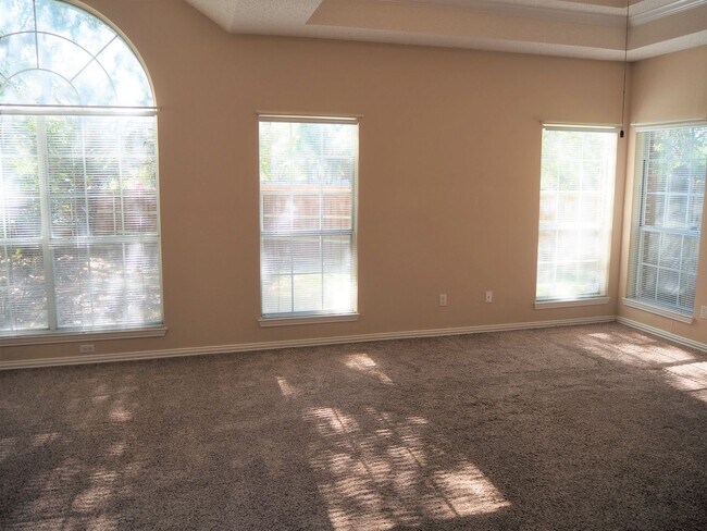 Building Photo - 2105 Friar Ct