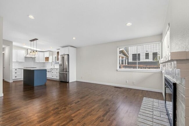 Building Photo - Charming and Cozy Air-Conditioned High Point Rambler (1st Month Free)