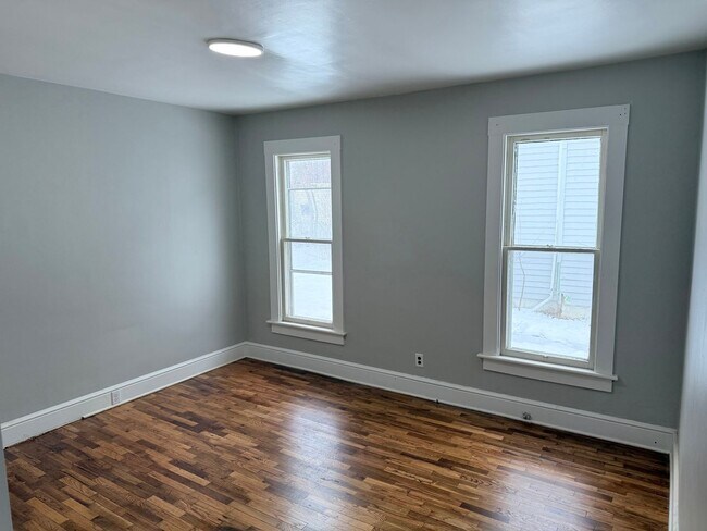 Building Photo - 920 S Jackson St