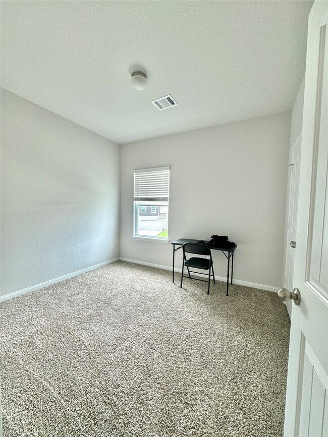 Building Photo - 24811 Landolfi Dr