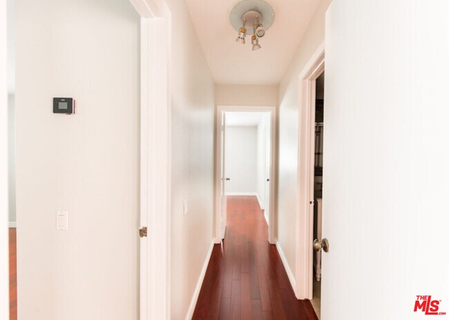 Building Photo - 2418 Graham Ave