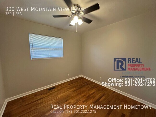 Building Photo - 300 W Mountain View Dr