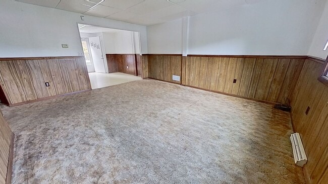 Building Photo - Apartment