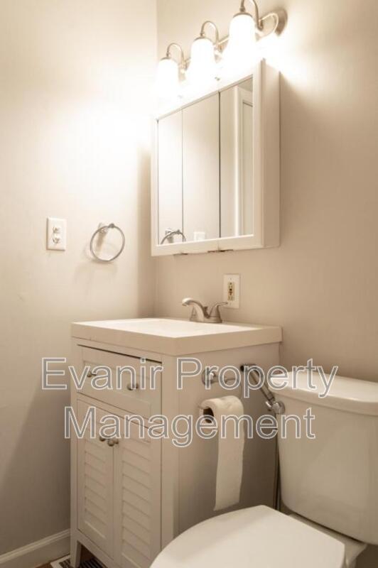 Building Photo - 1240 Berwald Dr