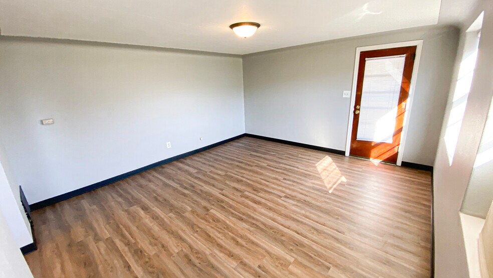 Studio - 227 W Dunklin St