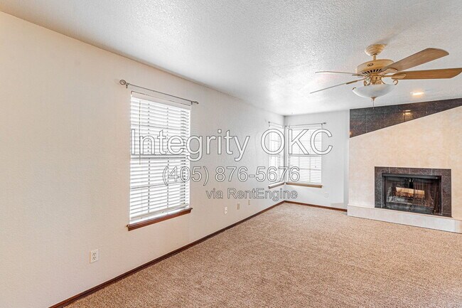 Building Photo - 4400 Hemingway Dr