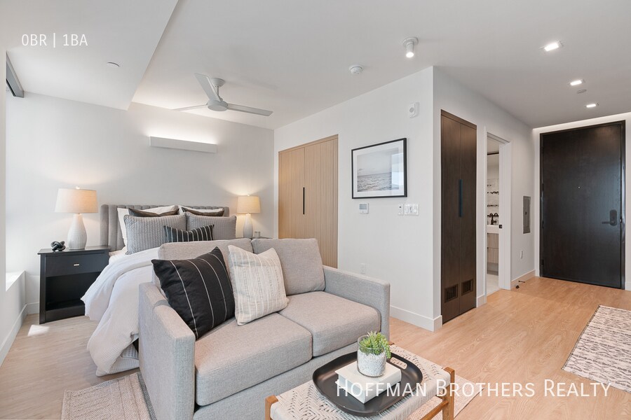 Building Photo - 3688 Overland Ave