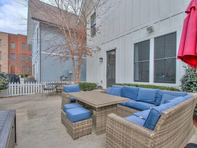 Building Photo - 118 Jamison Station Ln