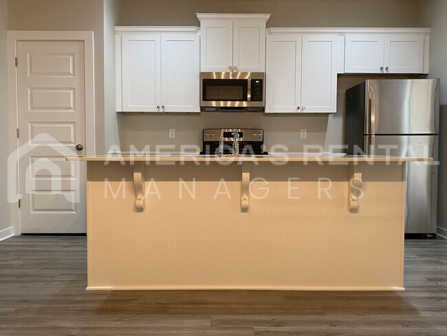 Building Photo - 210 Ridgeview Cir