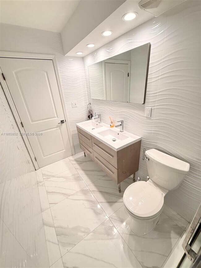 Building Photo - 251 174th St