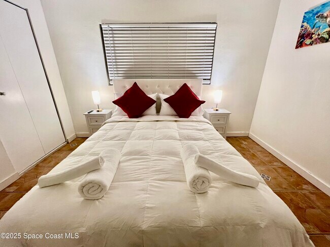 Building Photo - 133 NE 1st St