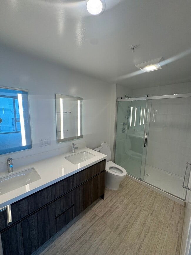 Building Photo - Ready to Move in Brand New Condo! First Time Renting! 2 Bed/2 Bath/2 Parking at The Park on Ke‘ea...